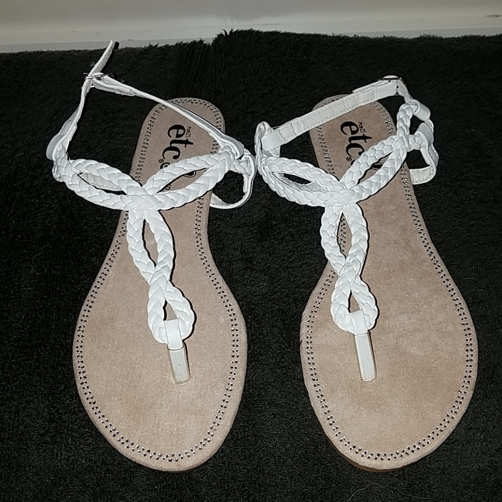 NWOT White Rue 21 Sandals
